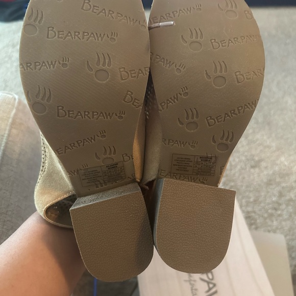 bearpaw wedge sandals - Picture 6 of 10